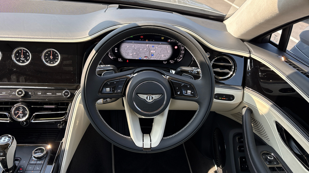 Bentley Flying Spur Saloon 201515 Beige #16