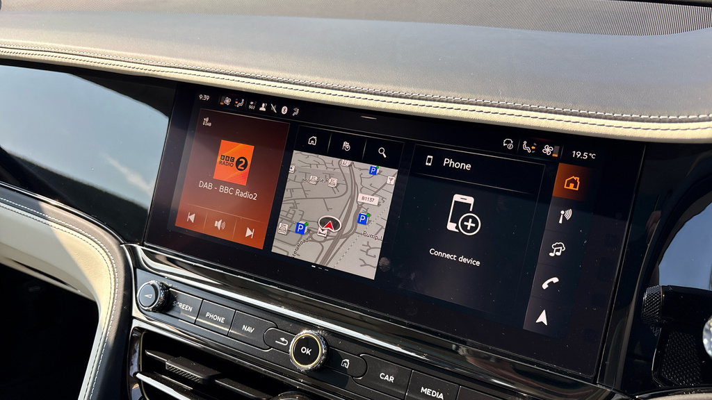 Bentley Flying Spur Saloon 201515 Beige #24