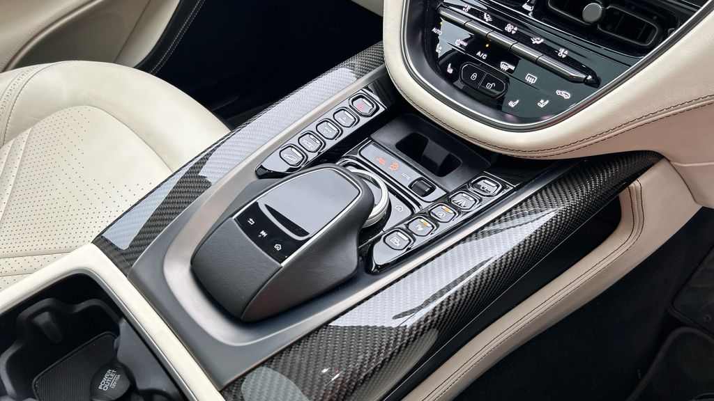 Aston Martin DBX 4.0L V8 550 Black #21