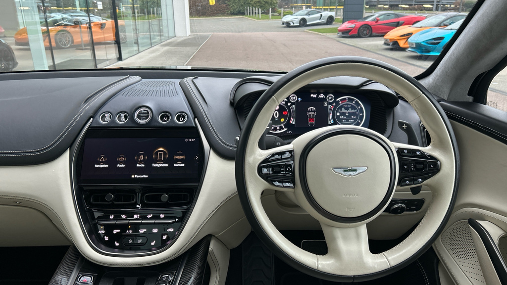 Aston Martin DBX 4.0L V8 550 Black #11