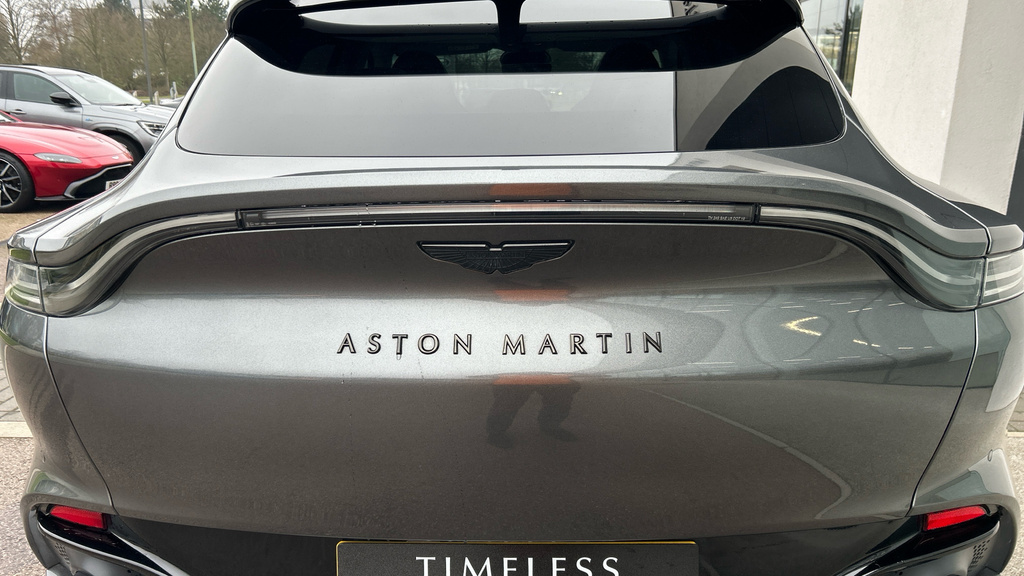 Aston Martin DBX 4.0L V8 550 Black #9