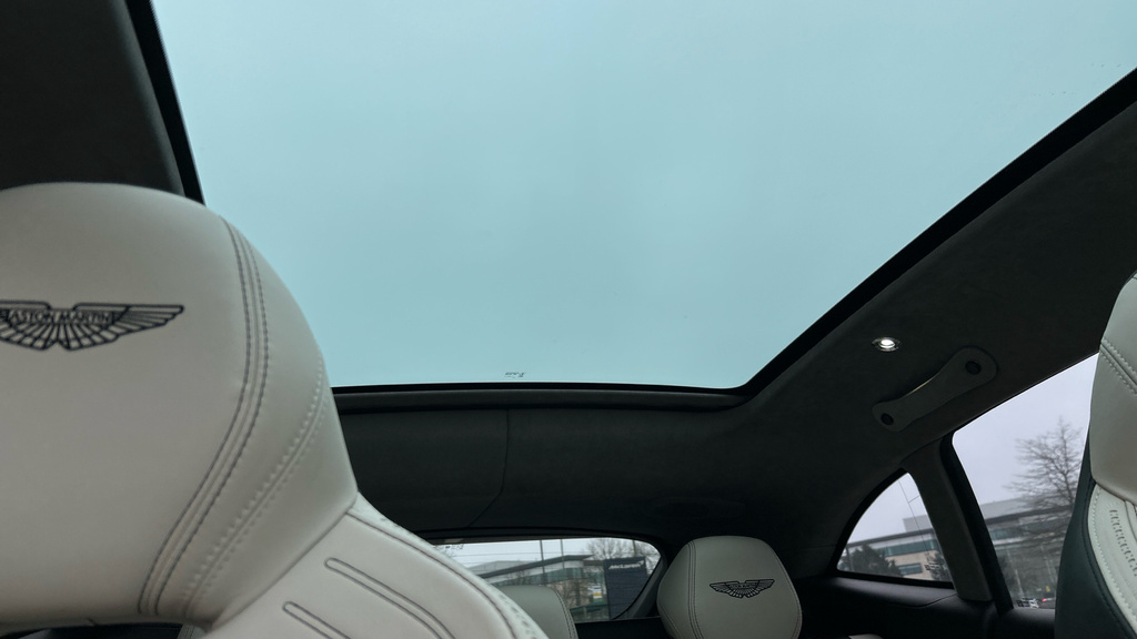 Aston Martin DBX 4.0L V8 550 Black #17