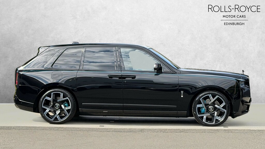 Rolls-Royce Cullinan Series II 6.75L V12 Black Badge Black #4