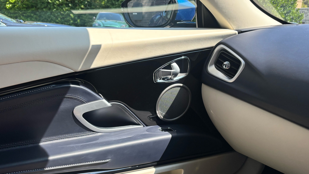 Aston Martin DB11 V12 Touchtronic  #25