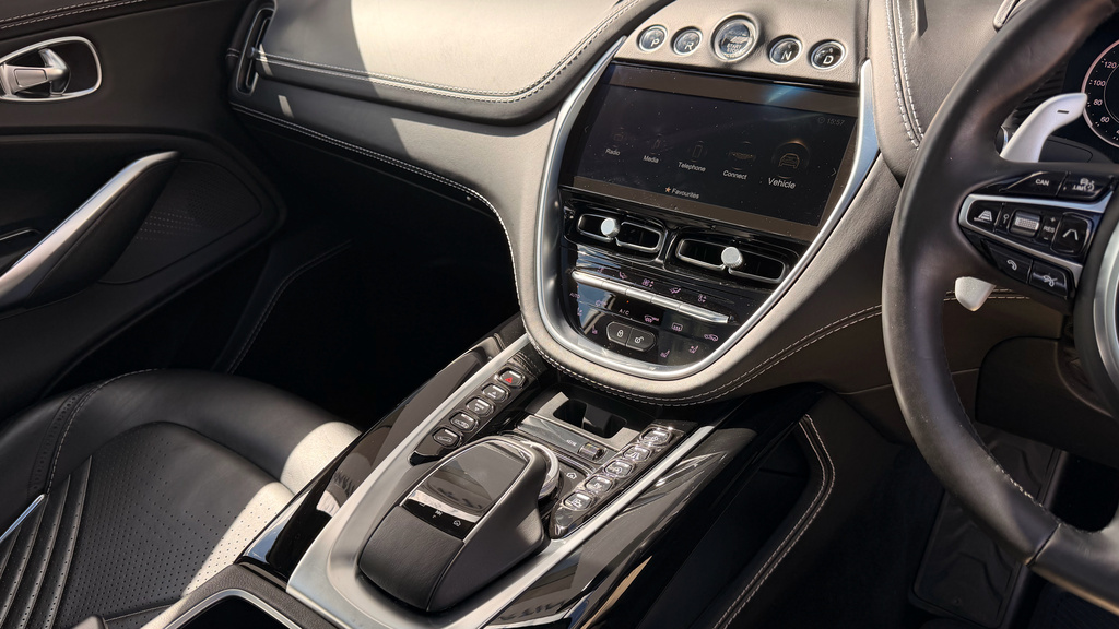 Aston Martin DBX V8 550 Touchtronic Blue #41