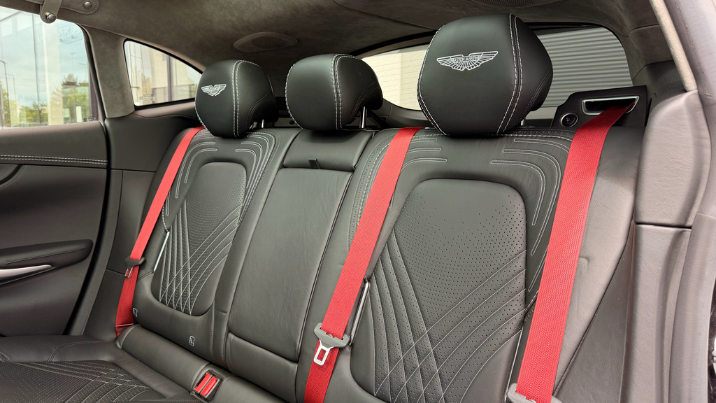 Aston Martin DBX V8 550 Touchtronic Blue #51