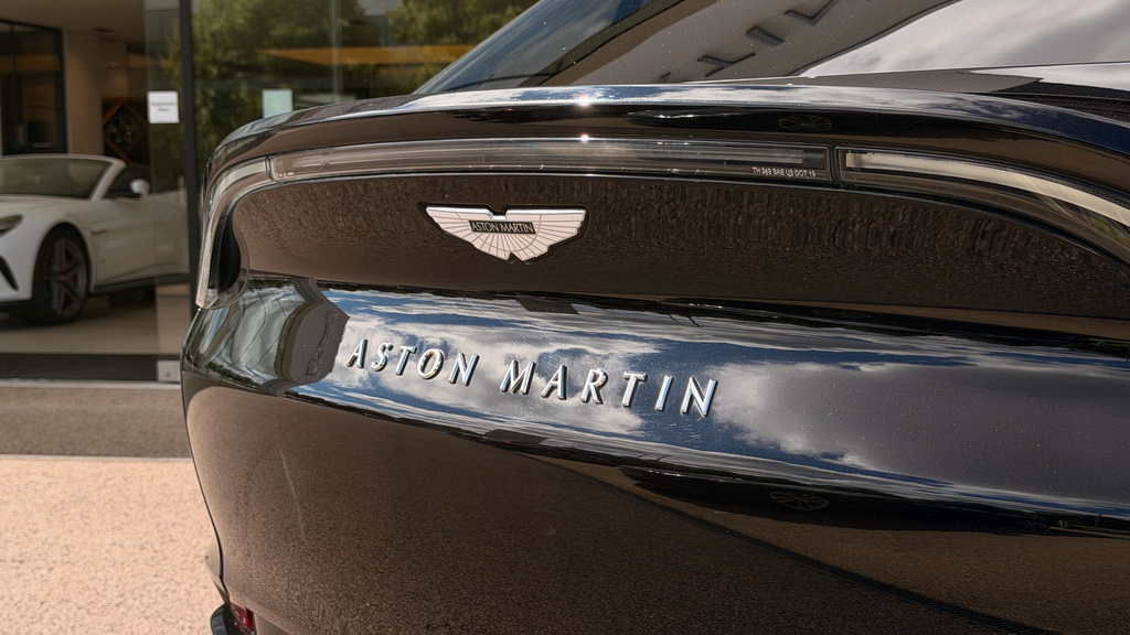 Aston Martin DBX V8 550 Touchtronic Blue #33