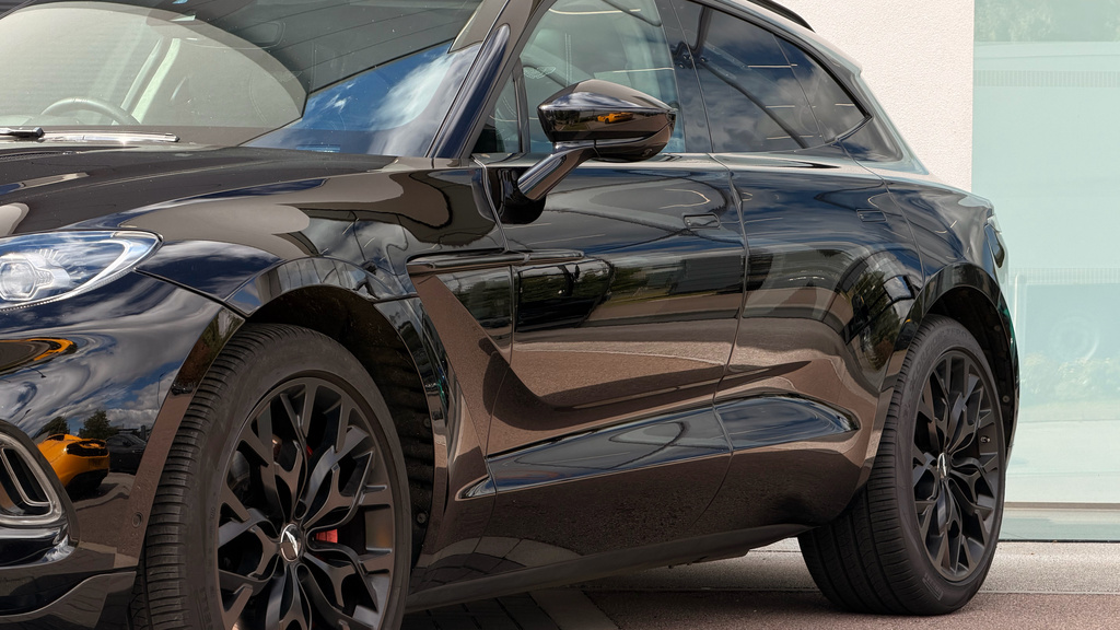 Aston Martin DBX V8 550 Touchtronic Blue #25