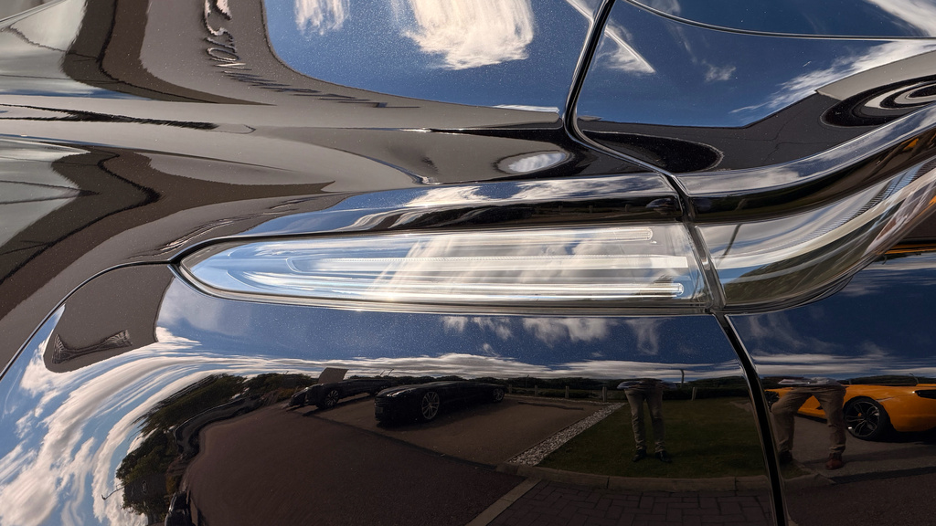 Aston Martin DBX V8 550 Touchtronic Blue #28