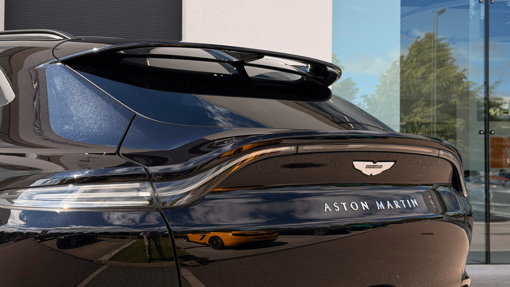 Aston Martin DBX V8 550 Touchtronic Blue #30