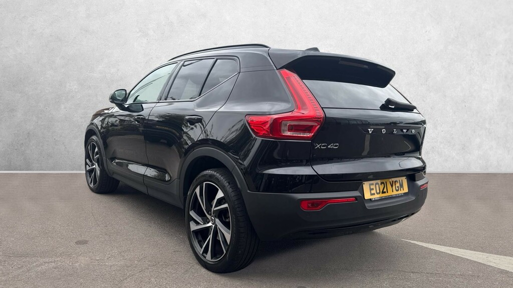 Volvo XC40 R Design Black #2