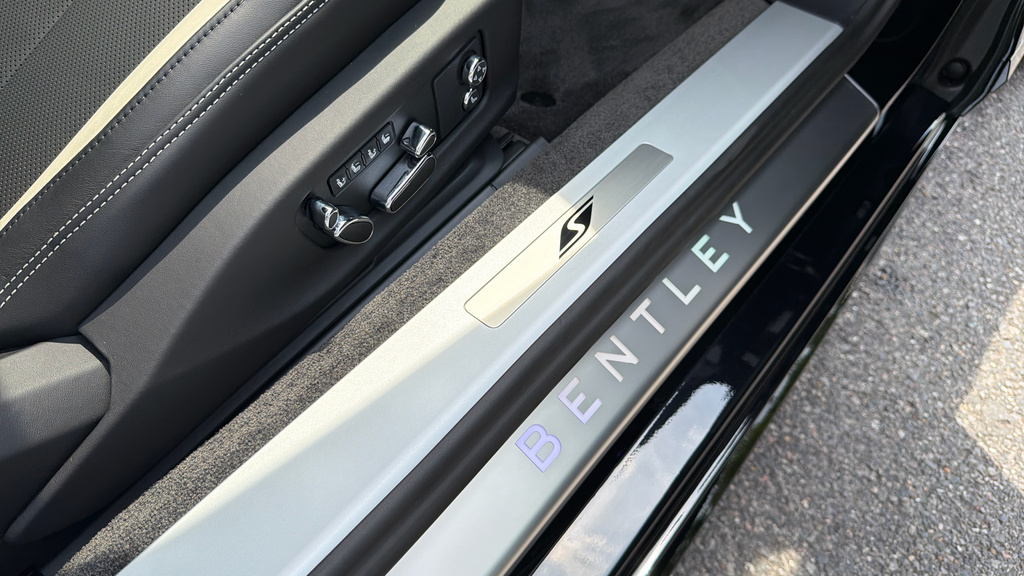 Bentley Continental Gt 4.0 V8 Hybrid Mulliner Blackline Spec Gold #19