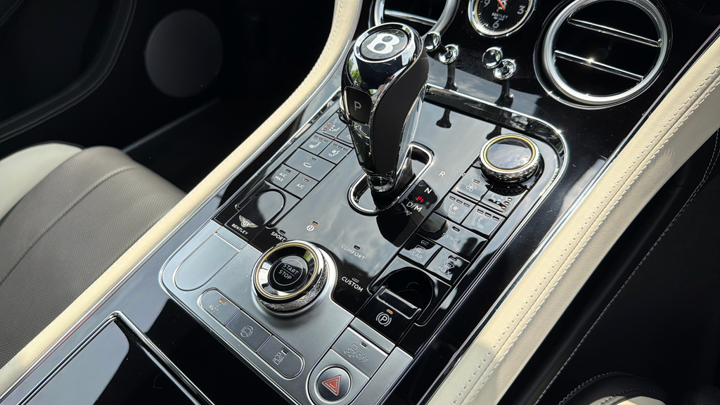 Bentley Continental Gt 4.0 V8 Hybrid Mulliner Blackline Spec Gold #26