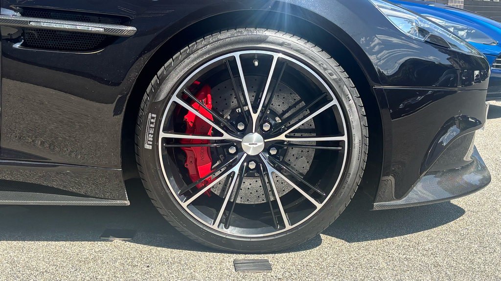 Aston Martin Vanquish Volante Black #4