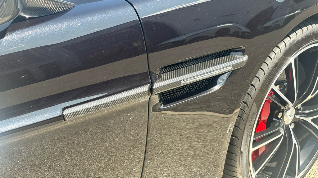 Aston Martin Vanquish Petrol #18