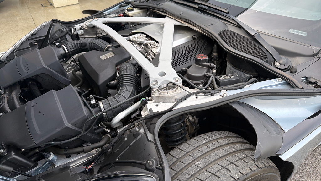 Aston Martin DB11 V8 Volante Silver #21