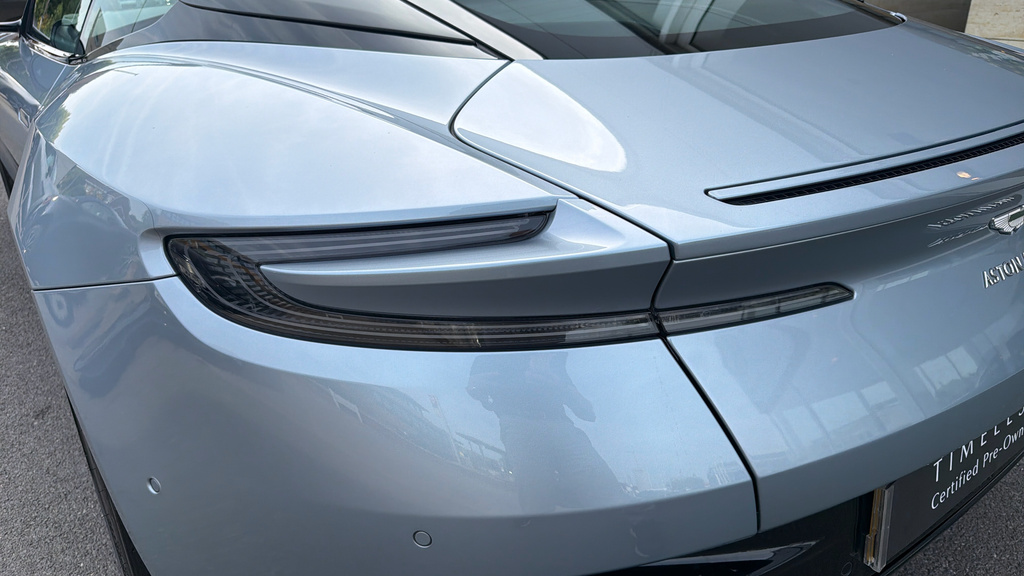 Aston Martin DB11 V8 Volante Silver #28