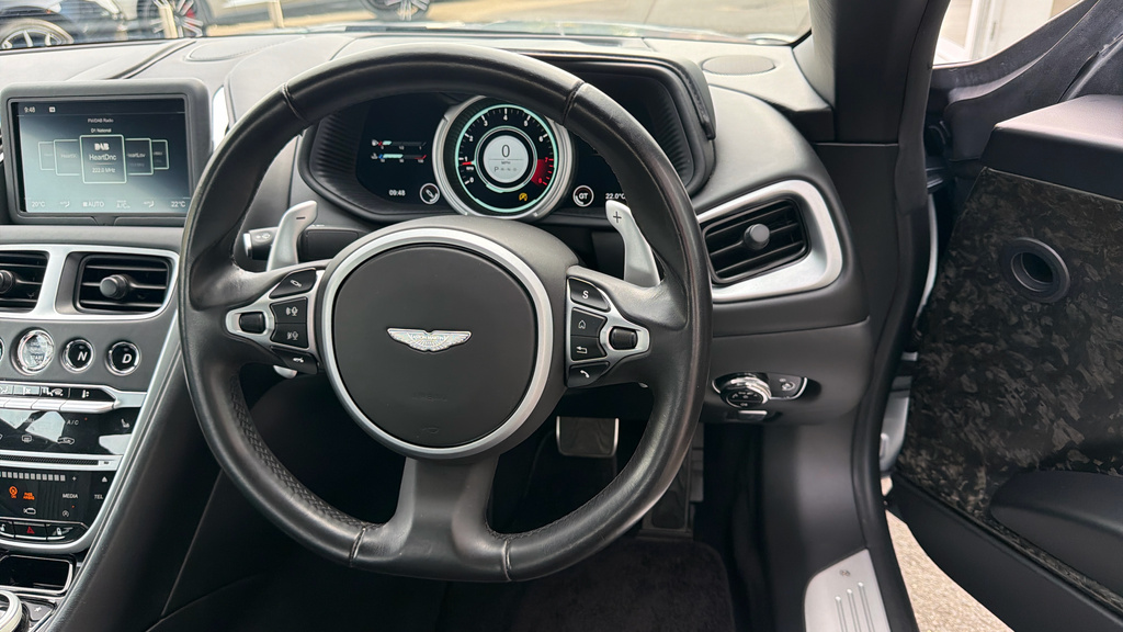 Aston Martin DB11 V8 Volante Silver #11