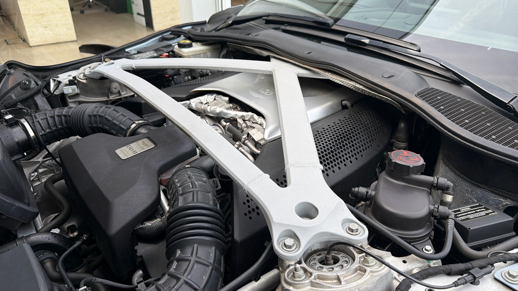 Aston Martin DB11 V8 Volante Silver #22