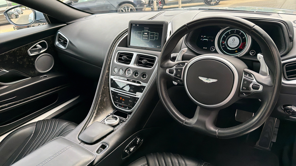 Aston Martin DB11 V8 Volante Silver #10