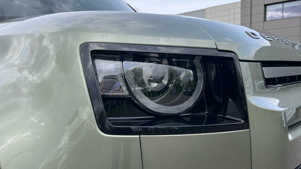 Land Rover Defender 110 D300 X-dynamic Se Silver #17