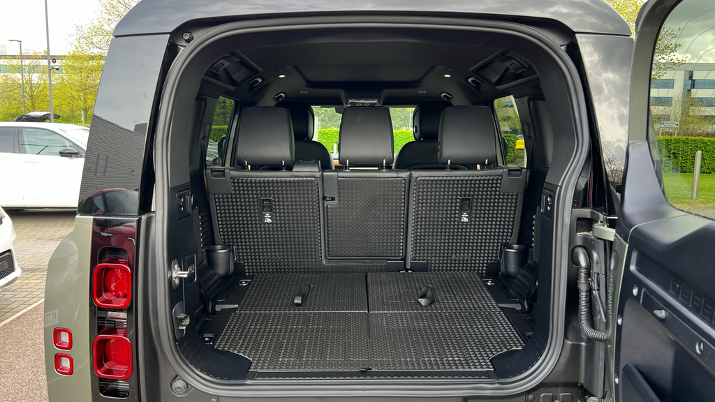 Land Rover Defender 110 D300 X-dynamic Se Silver #10