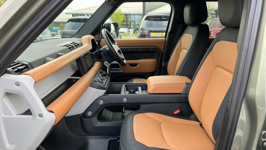 Land Rover Defender 110 X-dynamic Se 110 7-Seater Green #3
