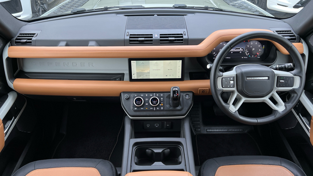Land Rover Defender 110 D300 X-dynamic Se Silver #9