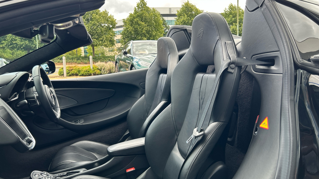 McLaren 570S Coupe 3.8 T V8 2019 White #22