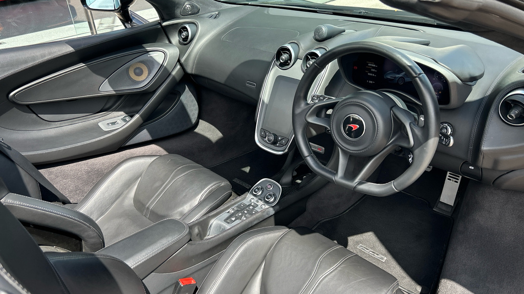 McLaren 570S Spider Spider Black #4