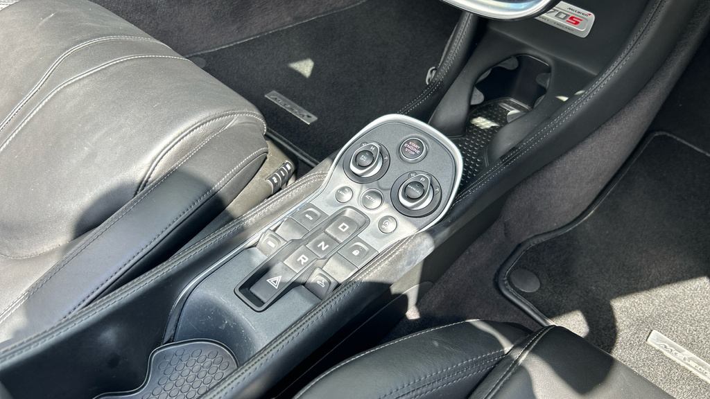 McLaren 570S Coupe 3.8 T V8 2019 White #16