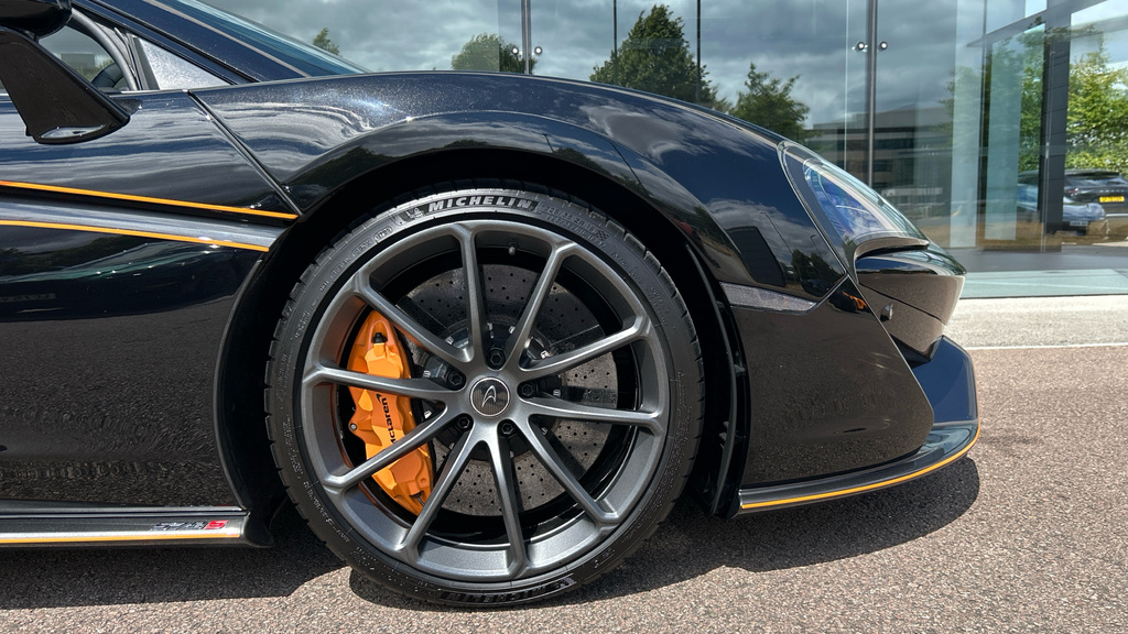McLaren 570S Coupe 3.8 T V8 2019 White #9