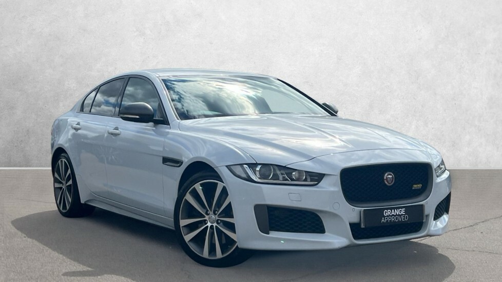 Jaguar XE 300 Sport White