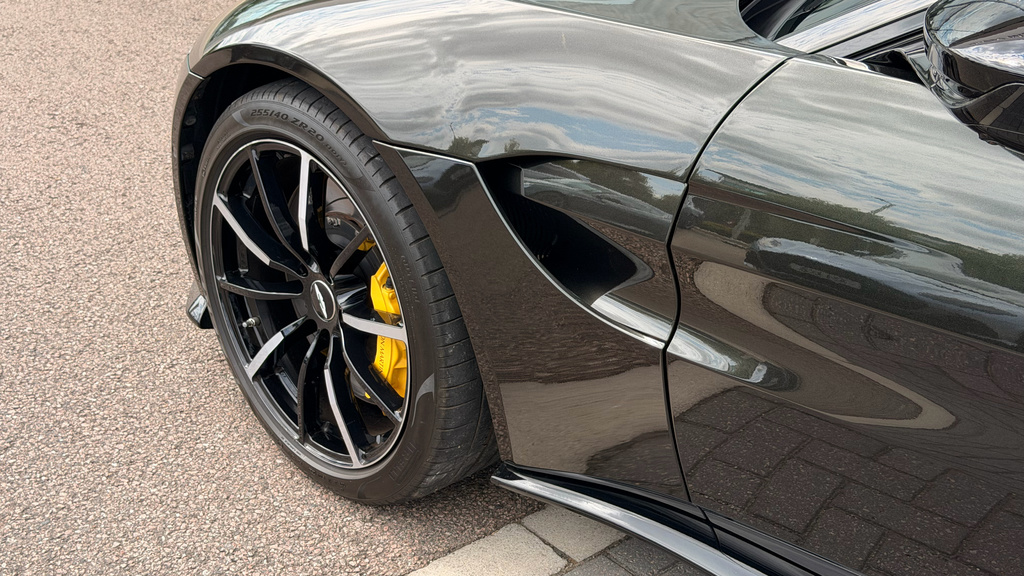Aston Martin Vantage Vantage F1 Edition V8 Green #9
