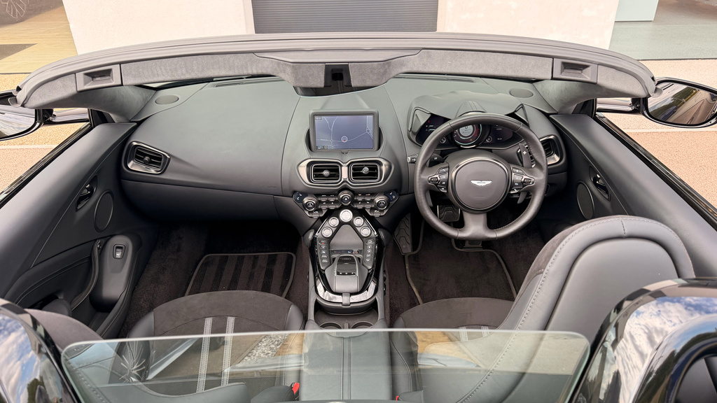 Aston Martin Vantage Vantage F1 Edition V8 Green #10