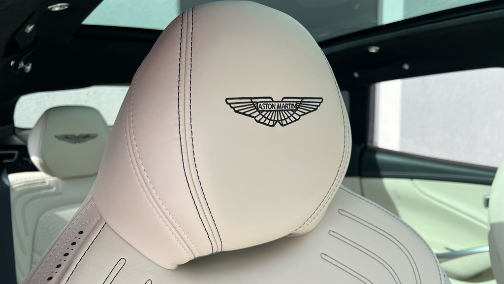 Aston Martin DBX V8 550 Red #5