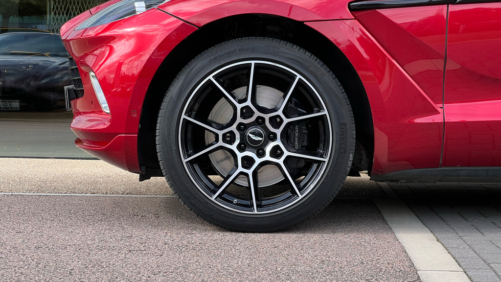 Aston Martin DBX V8 550 Red #4