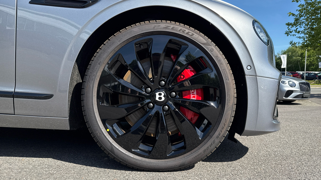 Bentley Flying Spur 4.0 V8 Hybrid Black Edition  #6
