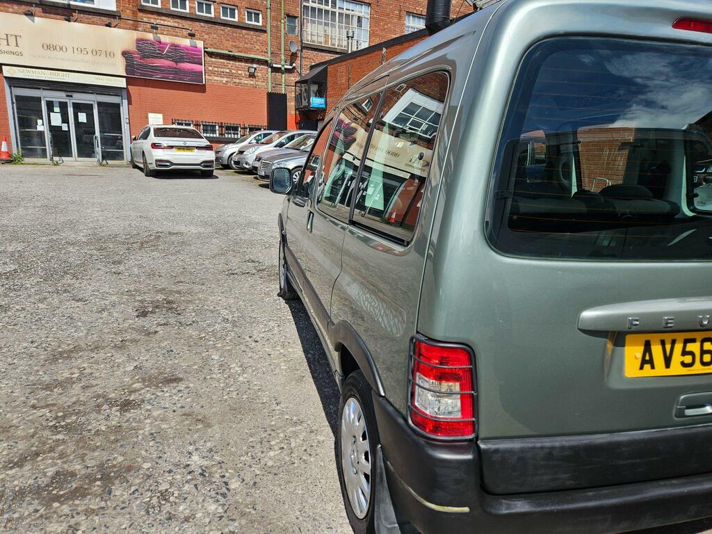 Peugeot Partner 1.6 Hdi Escapade Green #4