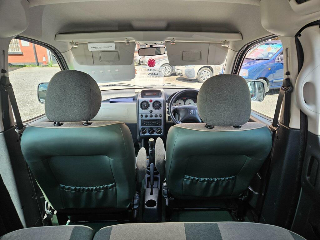 Peugeot Partner 1.6 Hdi Escapade Green #6