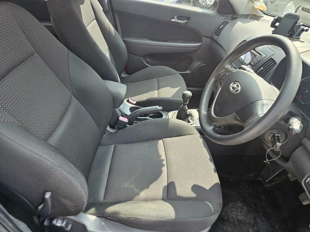 Hyundai I30 1.4 Comfort Euro 4 Silver #4