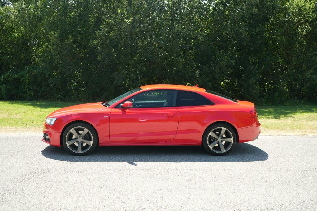 Audi A5 Black Edition Red #5