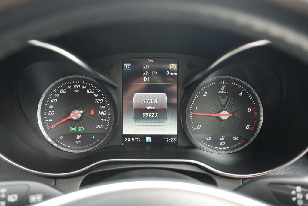 Mercedes-Benz GLC Class Glc 220 D White #48