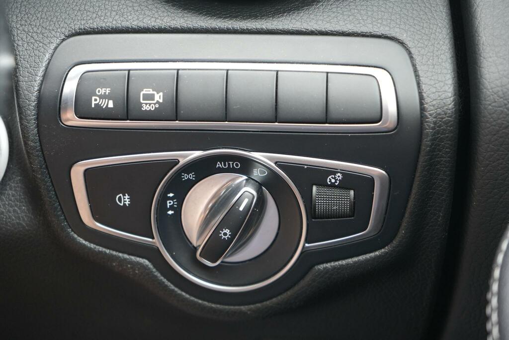 Mercedes-Benz GLC Class Glc 220 D White #32