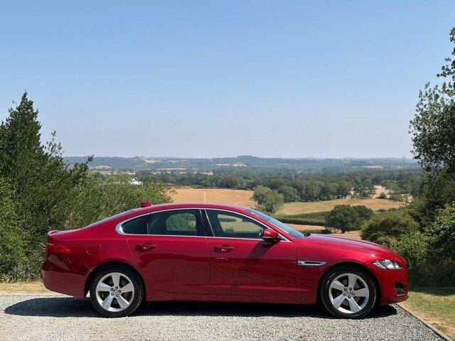 Jaguar XF Portfolio Saloon Red #5