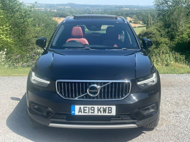 Volvo XC40 D4 Inscription Pro Suv AE19KWB Black #3