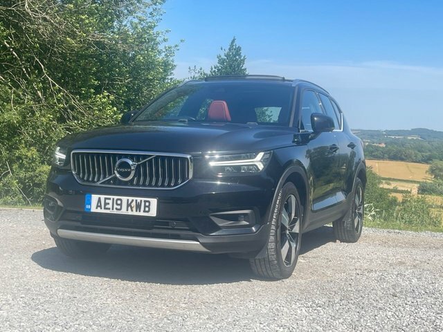 Volvo XC40 D4 Inscription Pro Suv AE19KWB Black #4