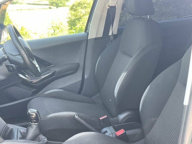 Peugeot 208 Puretech Active Hatchback Grey #3