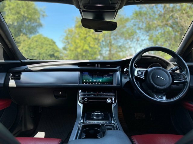 Jaguar XF R-sport Sportbrake White #3