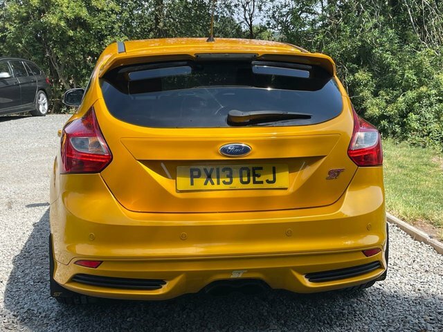 Ford Focus Ecoboost St-3 Hatchback Yellow #6